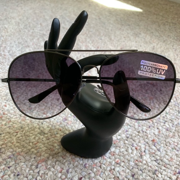 Accessories - CLASSIC AVIATOR Sunglasses Black on Black NWT